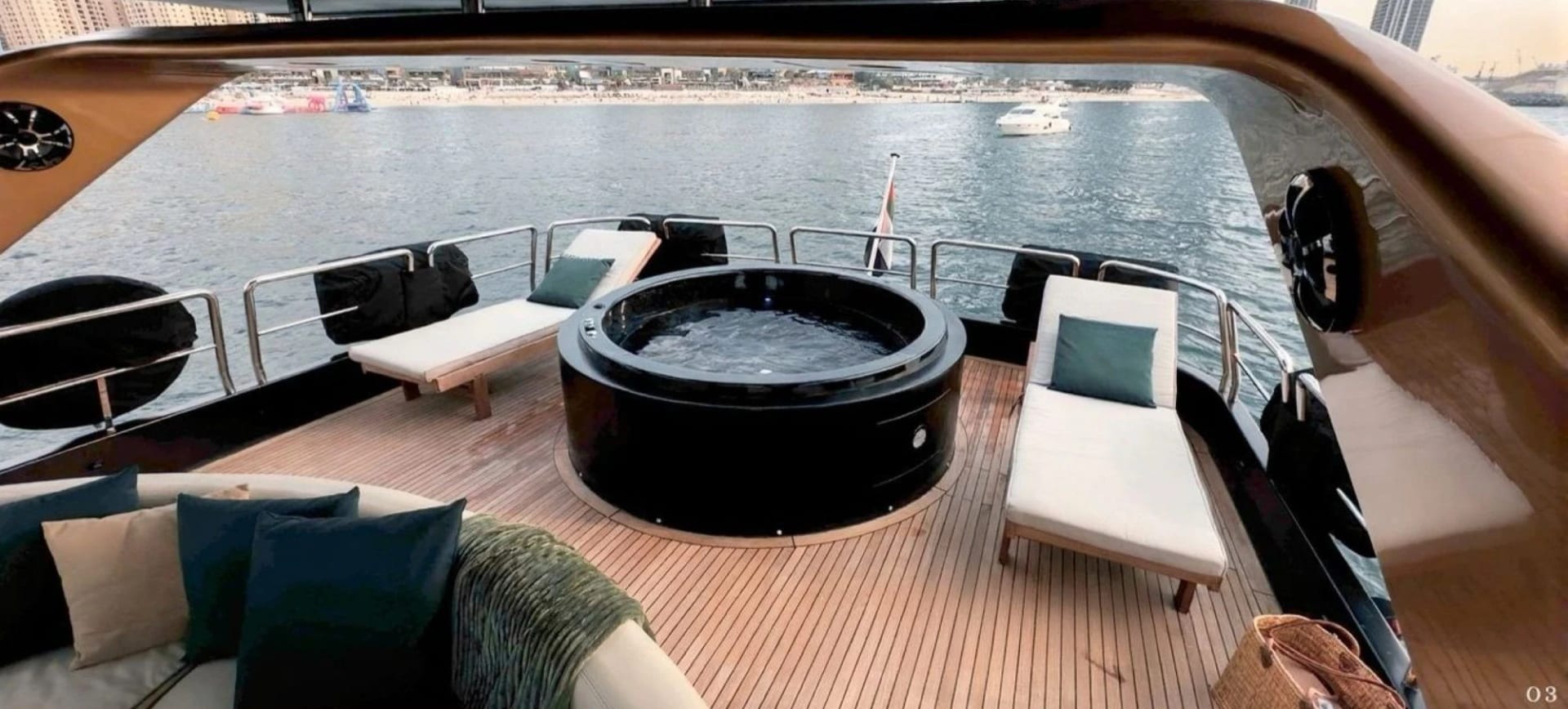 Aria Yacht yacht detail in Dubai — thumbnail 3