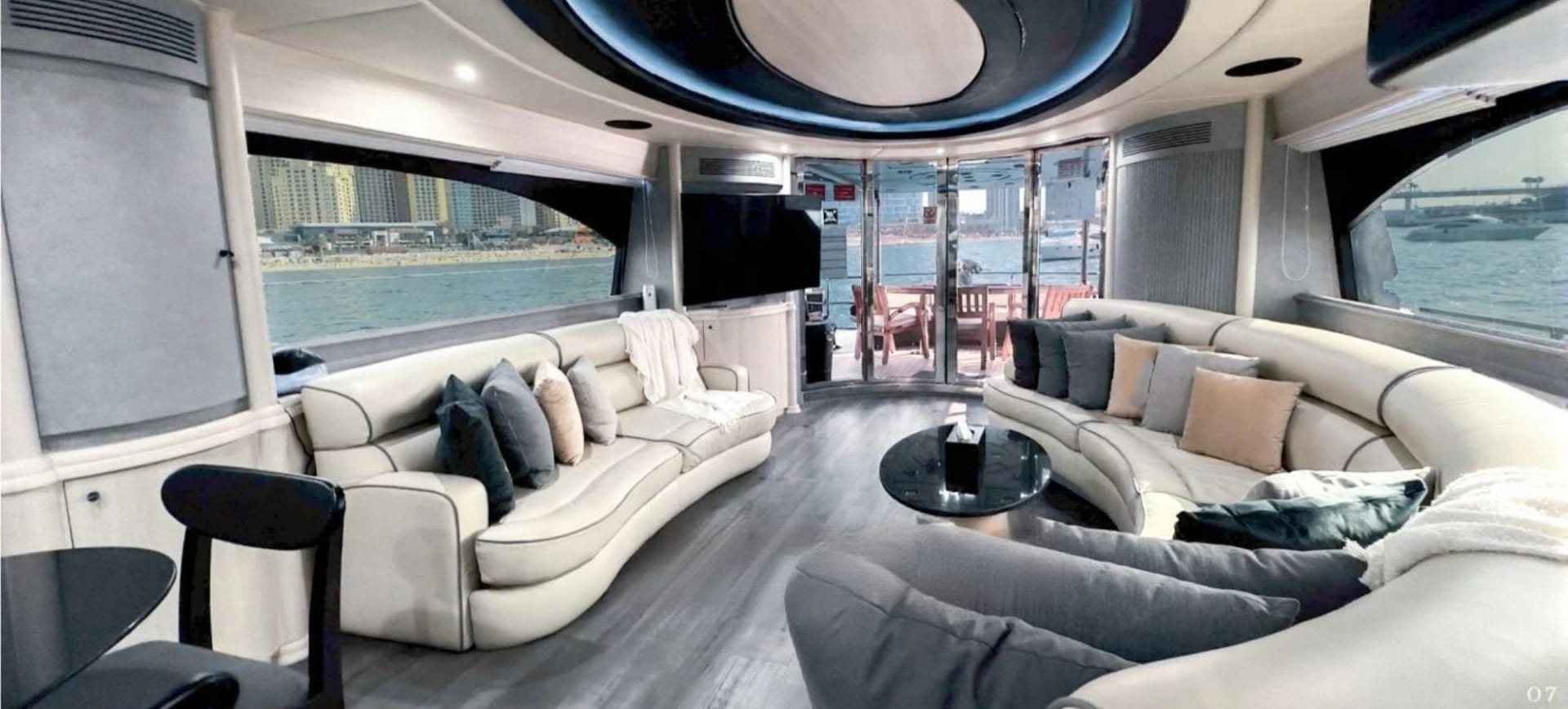 Aria Yacht yacht detail in Dubai — thumbnail 7
