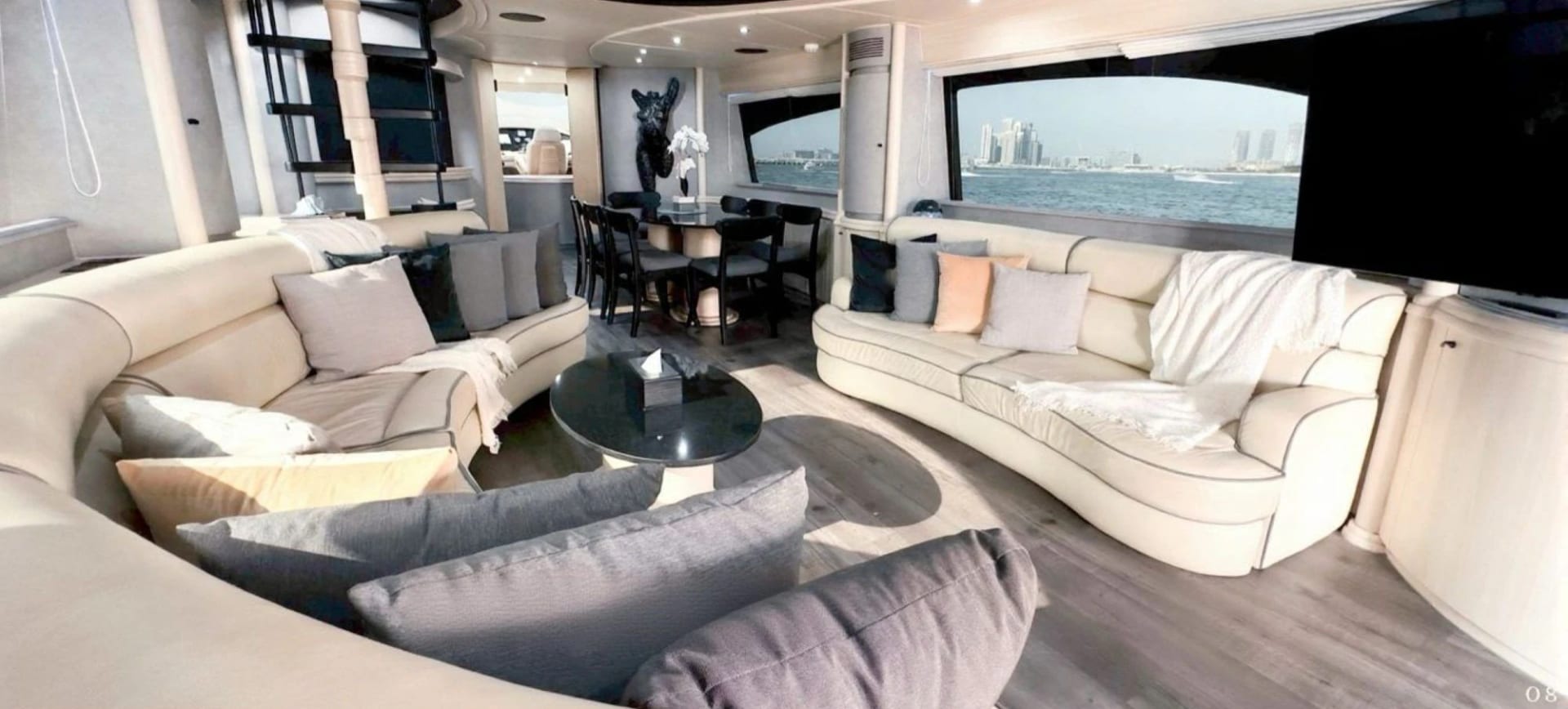 Aria Yacht yacht detail in Dubai — thumbnail 8