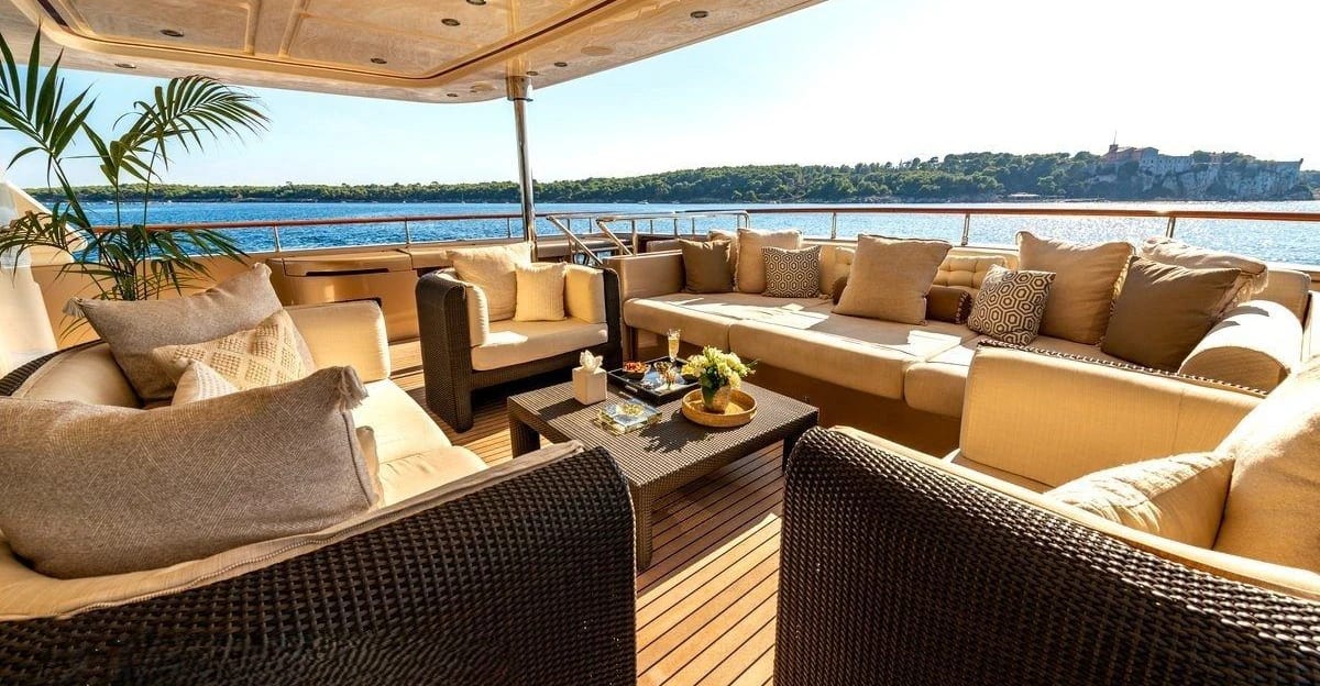 Azara X150 Super Yacht (Tri-Deck) yacht detail in Dubai — thumbnail 4