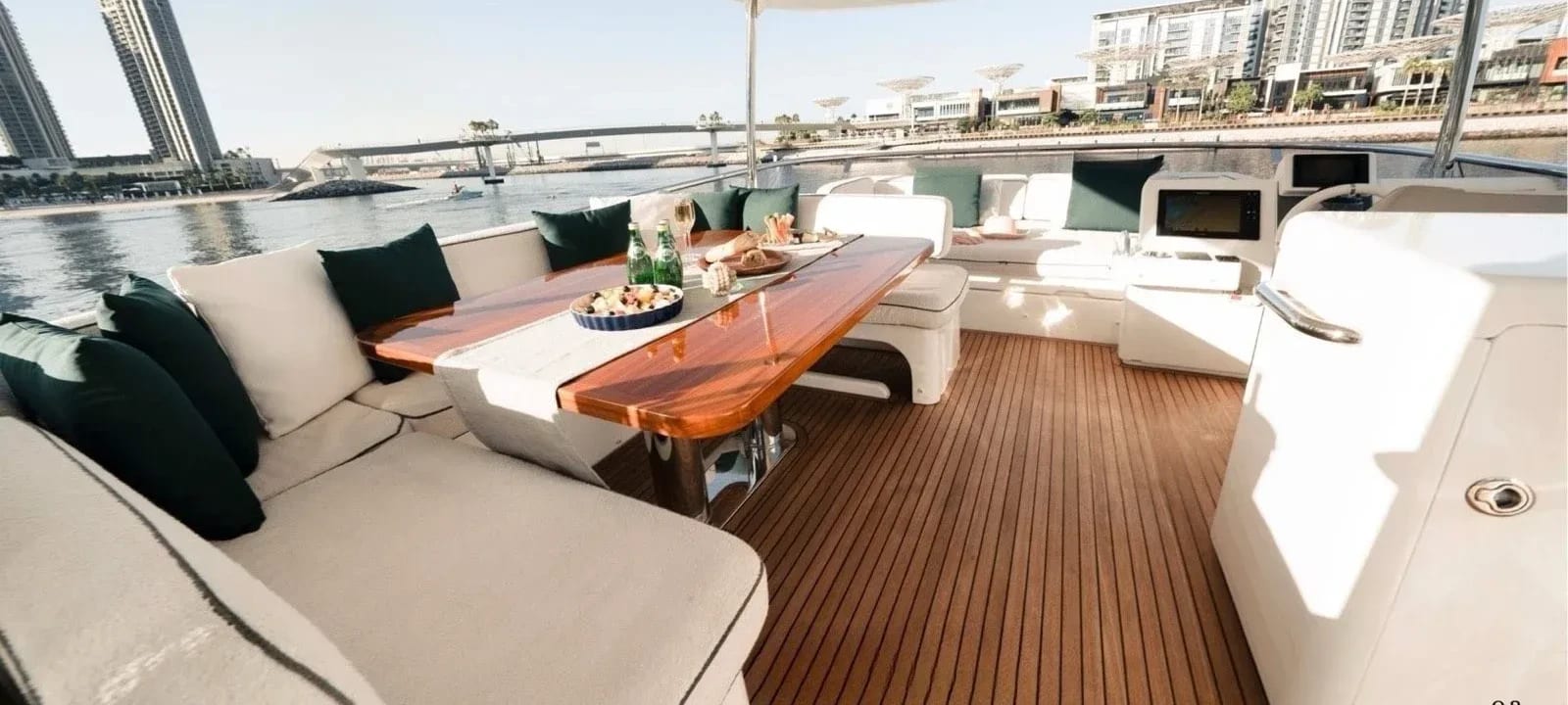 Azarro Yacht yacht detail in Dubai — thumbnail 3