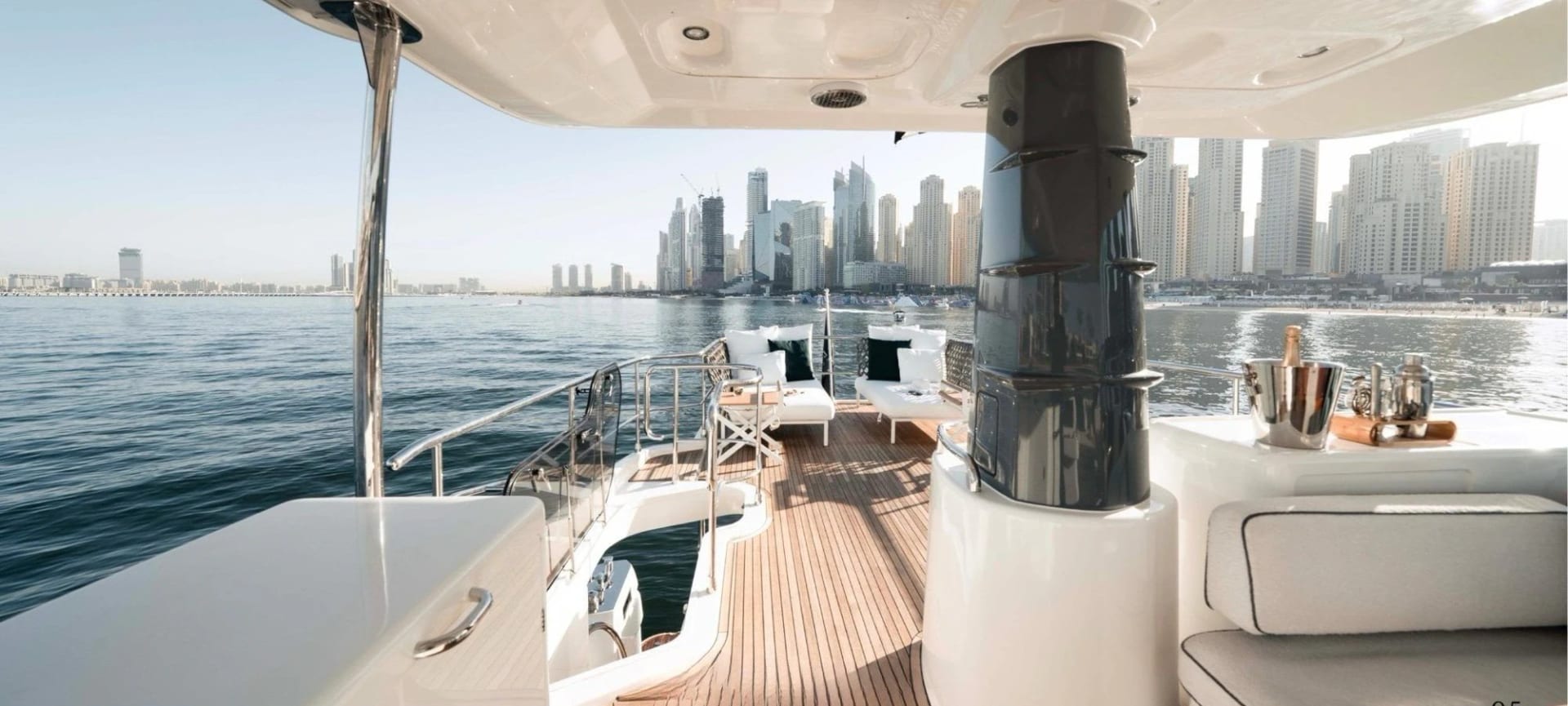 Azarro Yacht yacht detail in Dubai — thumbnail 5