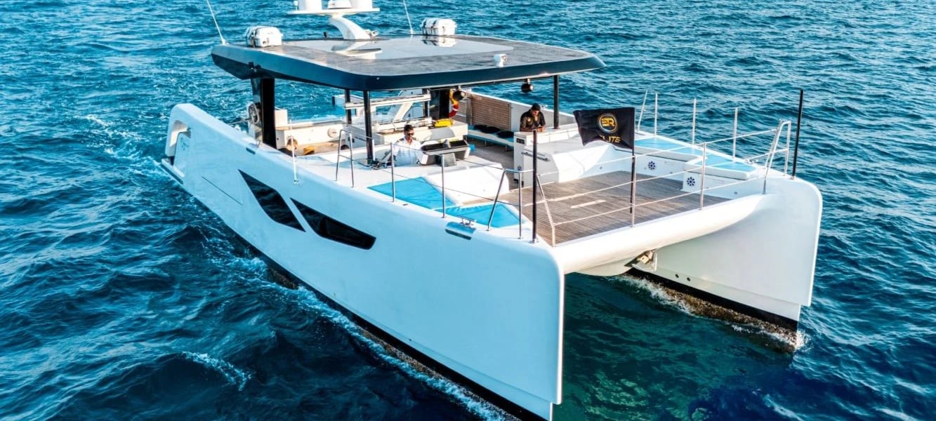 Azure X650 Pool Yacht yacht detail in Dubai — thumbnail 3