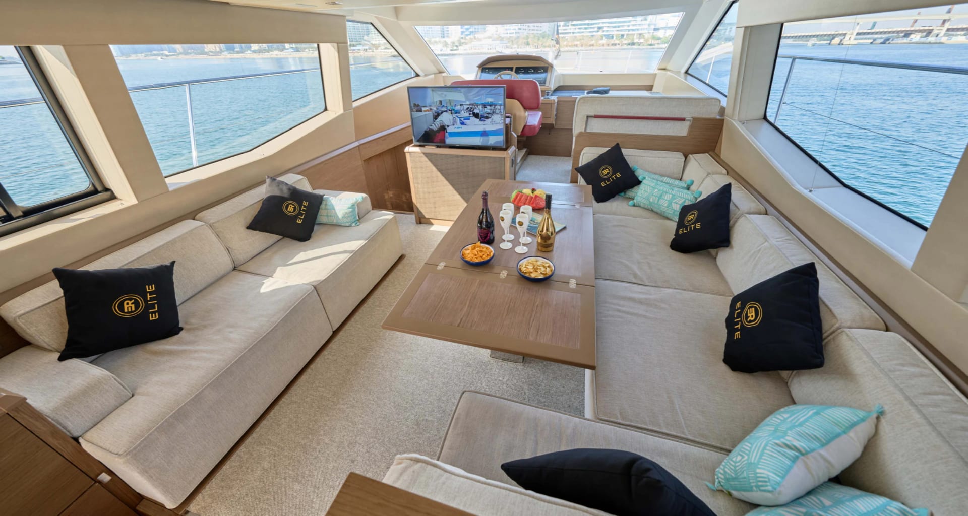 Blue Marlin X700 Yacht yacht detail in Dubai — thumbnail 4