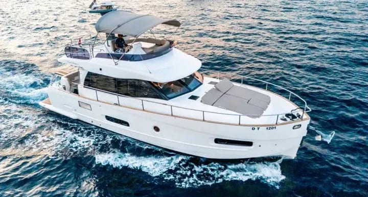 Brand New Azarro X2 Yacht private yacht available for charter in Dubai