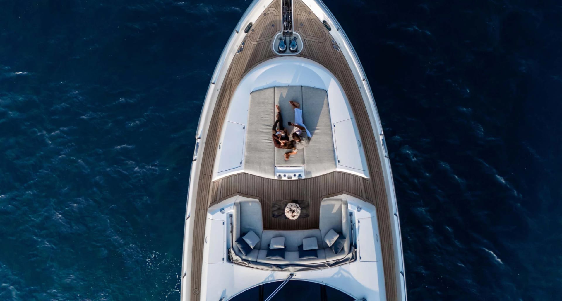 Brand New Predator XA-1 Sport Yacht yacht detail in Dubai — thumbnail 4