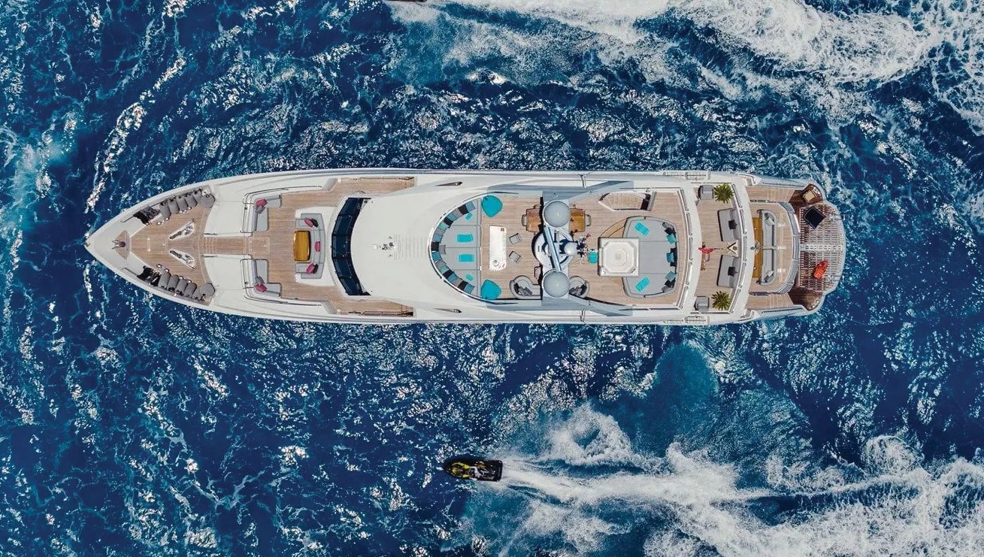 Diamond Emperor 140 Yacht yacht detail in Dubai — thumbnail 2