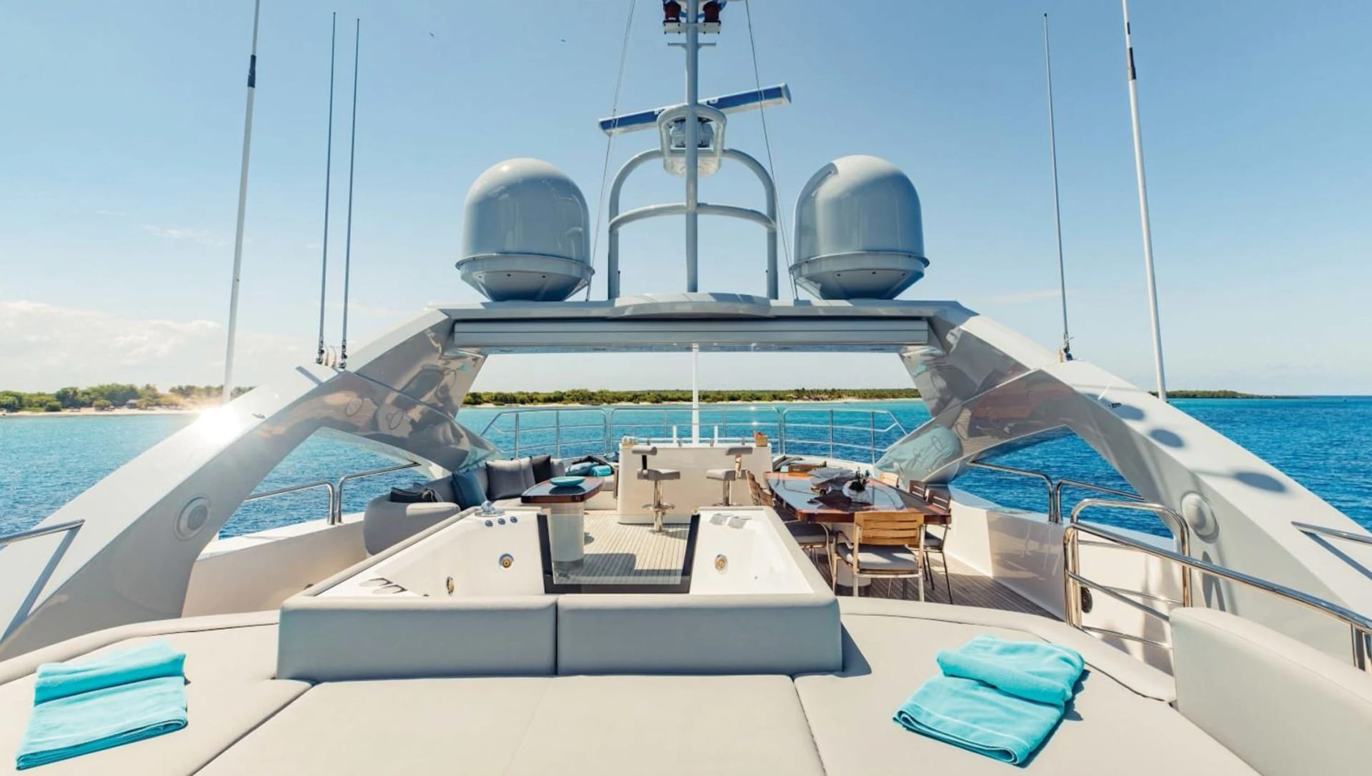 Diamond Emperor 140 Yacht yacht detail in Dubai — thumbnail 3