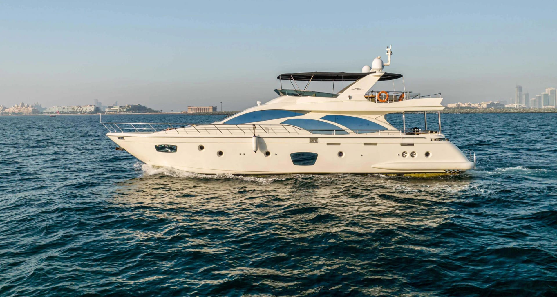 Diamond Sydney 85 Yacht yacht detail in Dubai — thumbnail 2
