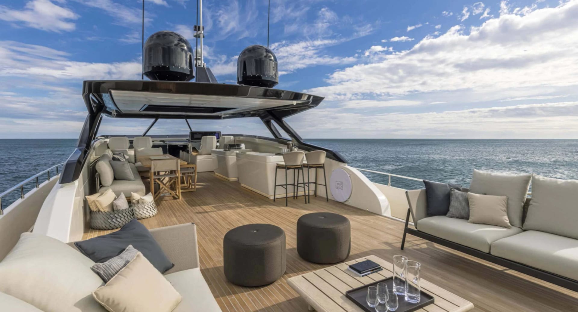 Ferretti Predator 780x Yacht yacht detail in Dubai — thumbnail 2