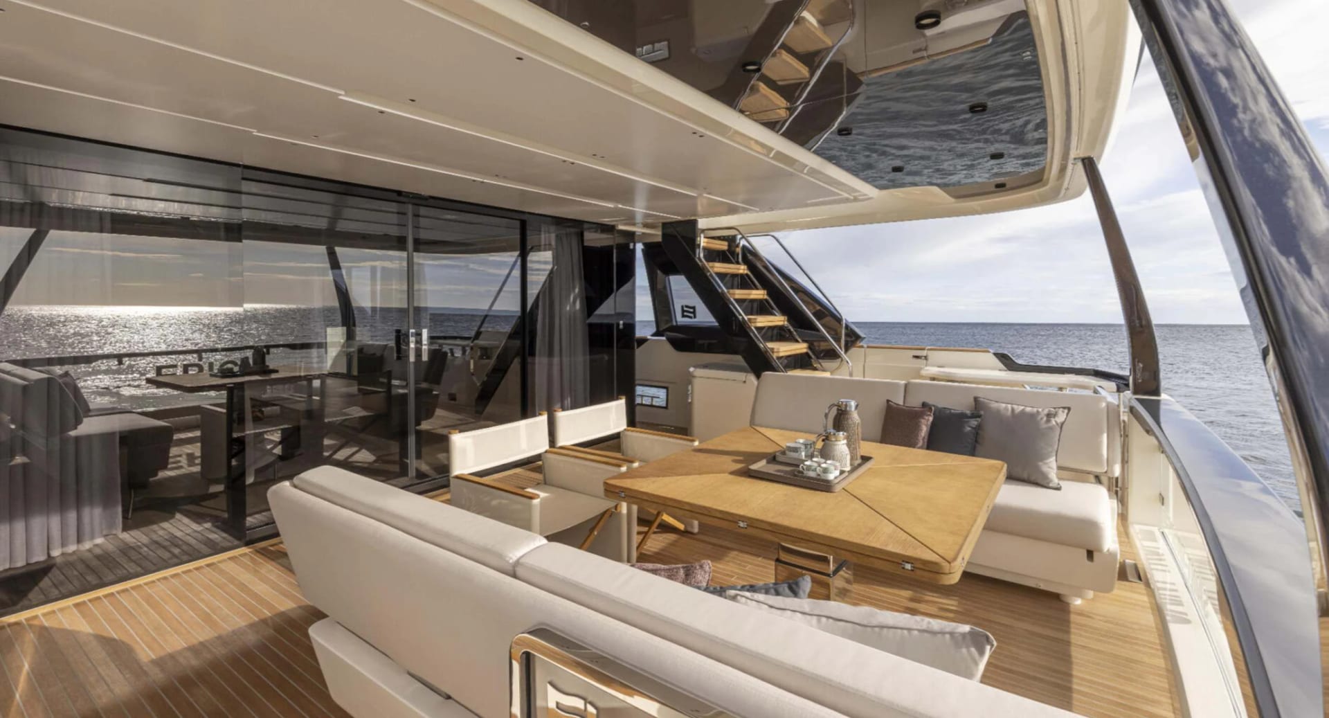 Ferretti Predator 780x Yacht yacht detail in Dubai — thumbnail 3