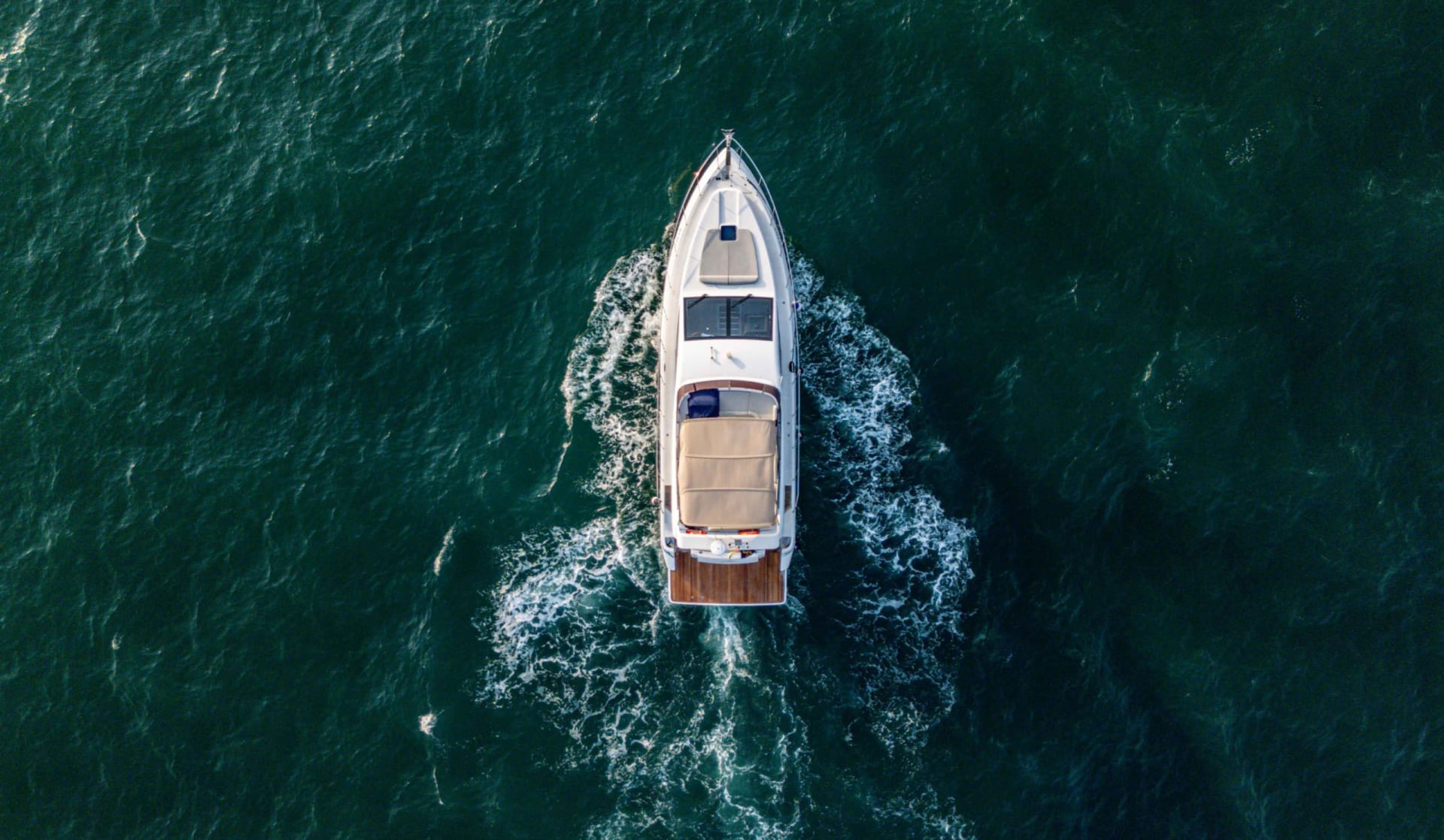 Montclaire X-55 Yacht yacht detail in Dubai — thumbnail 2