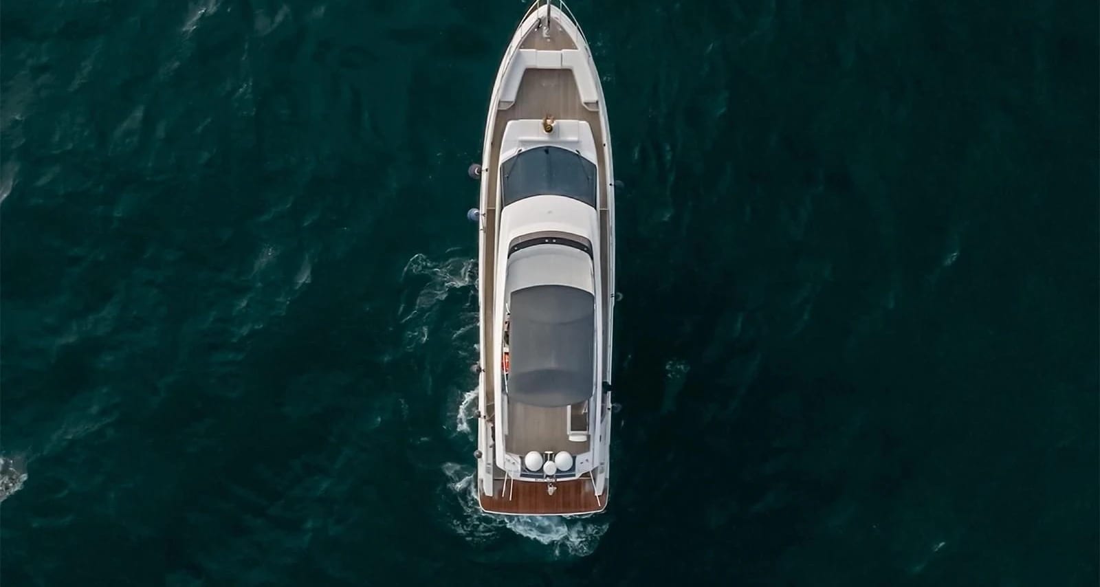 Predator Ferretti 670x Yacht yacht detail in Dubai — thumbnail 2