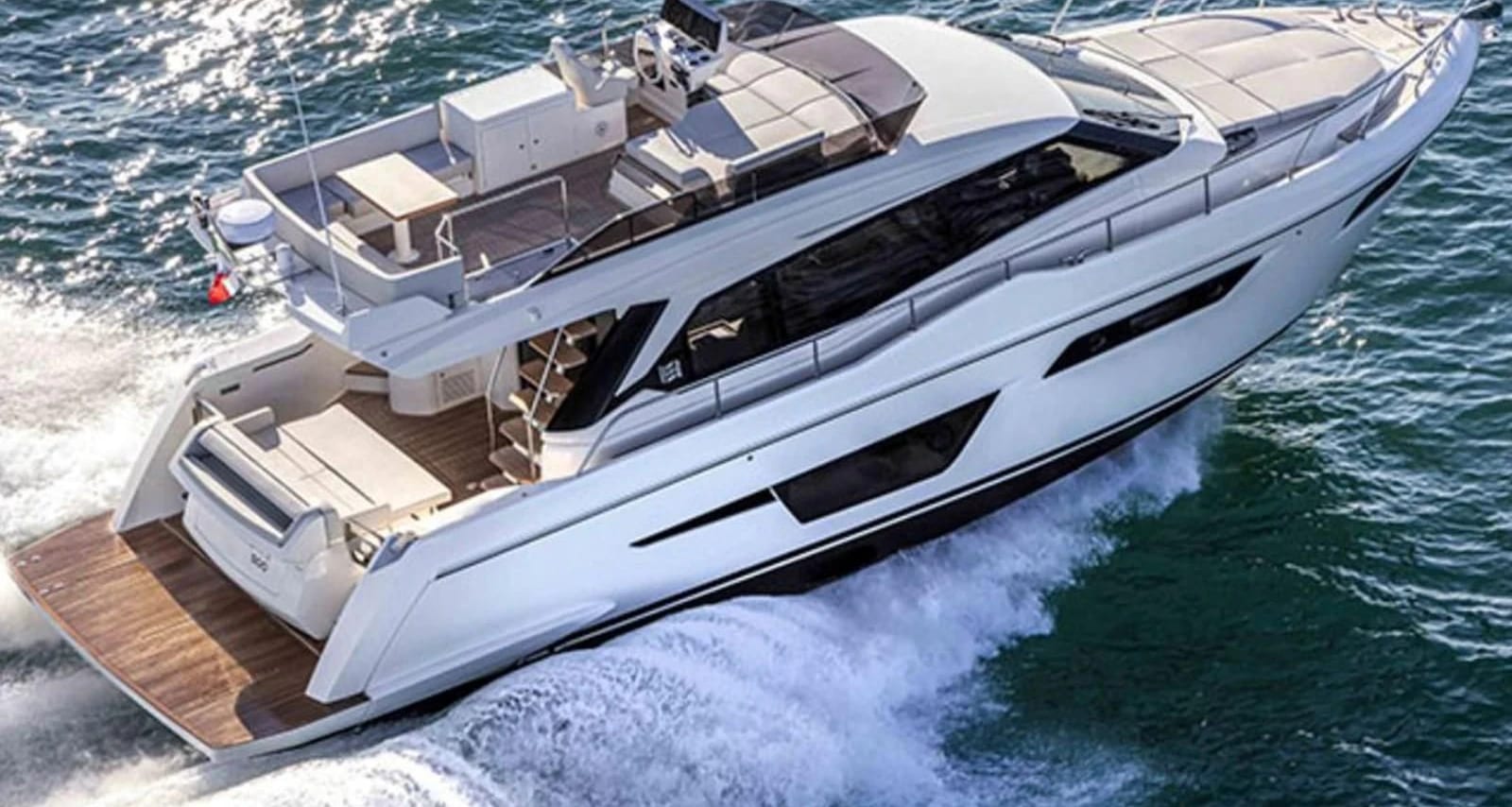 Predator Ferretti 670x Yacht yacht detail in Dubai — thumbnail 3