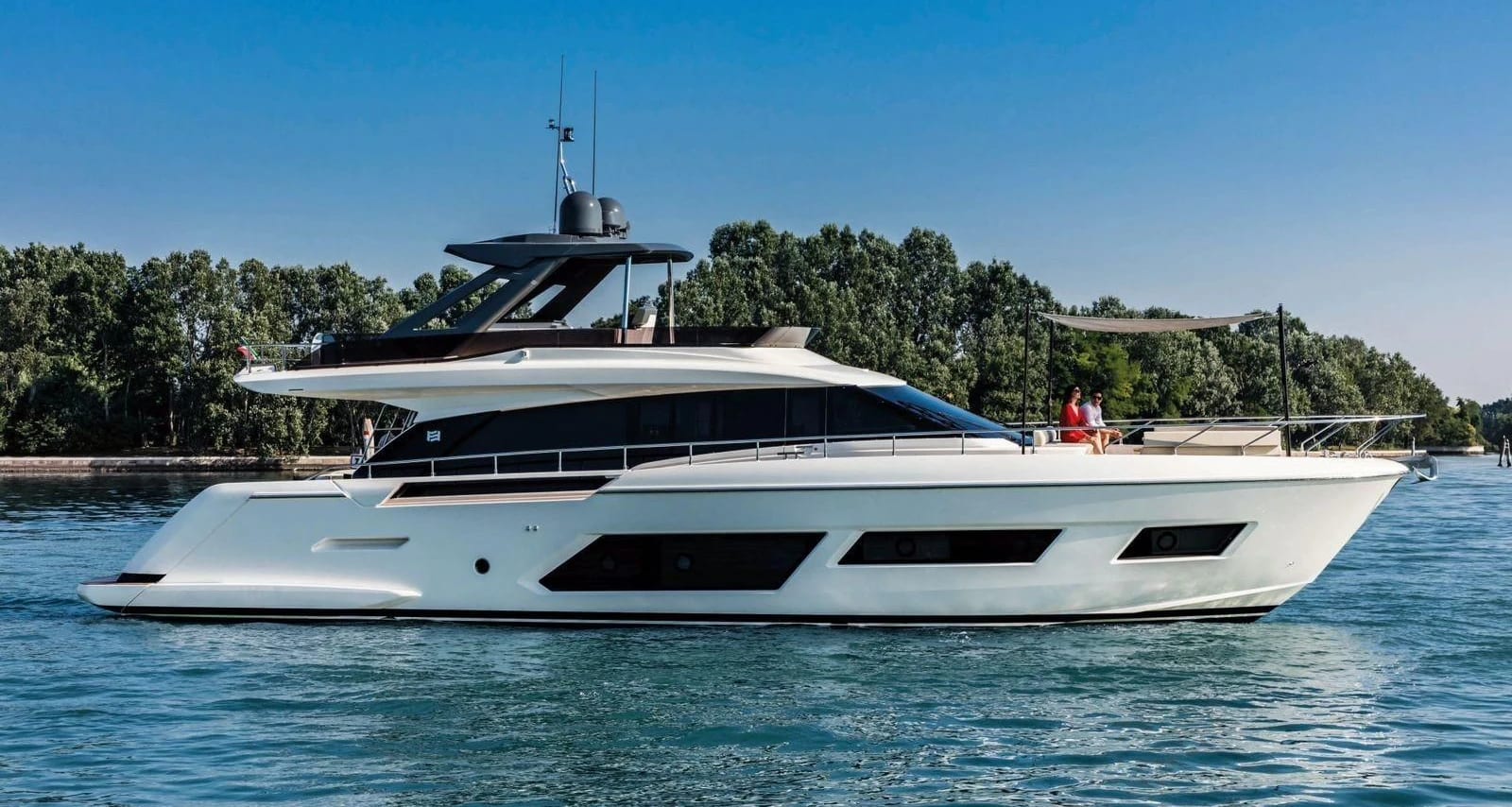 Predator Ferretti 670x Yacht yacht detail in Dubai — thumbnail 5