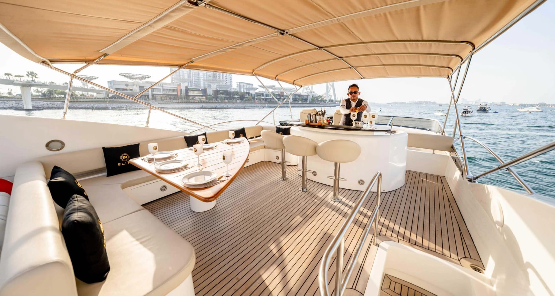 Predator Havana 95 Yacht yacht detail in Dubai — thumbnail 4