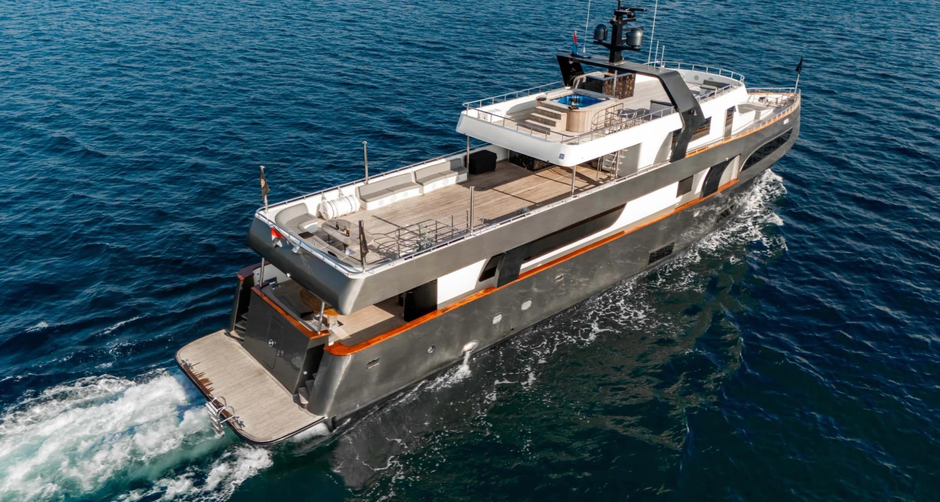 Rivera X-150 Super Yacht yacht detail in Dubai — thumbnail 4
