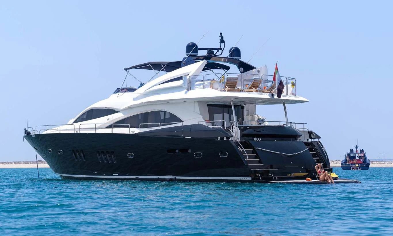 Black Predator Sport 105 Yacht private yacht in Dubai — exterior view 1