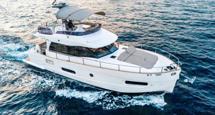 Brand New Azarro X2 Yacht private yacht in Dubai — exterior view 1