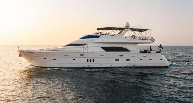 Diamond Serdano 95 Yacht private yacht in Dubai — exterior view 1