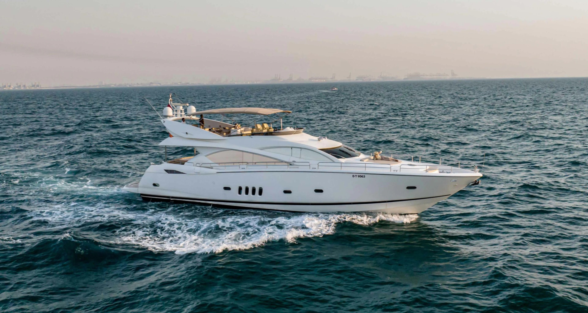 Predator Havana 95 Yacht private yacht in Dubai — exterior view 1